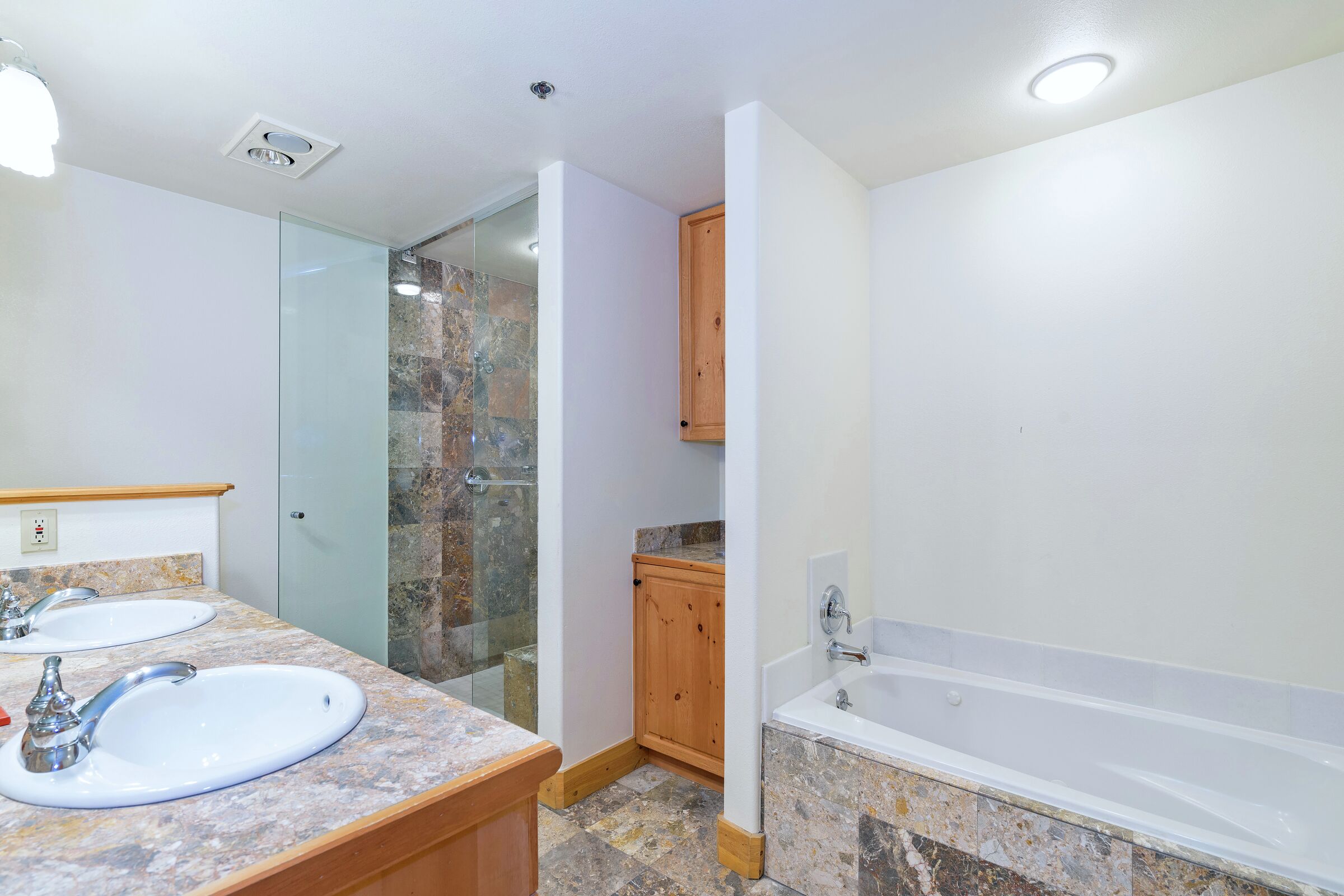 #110B - Guest Room Bathroom