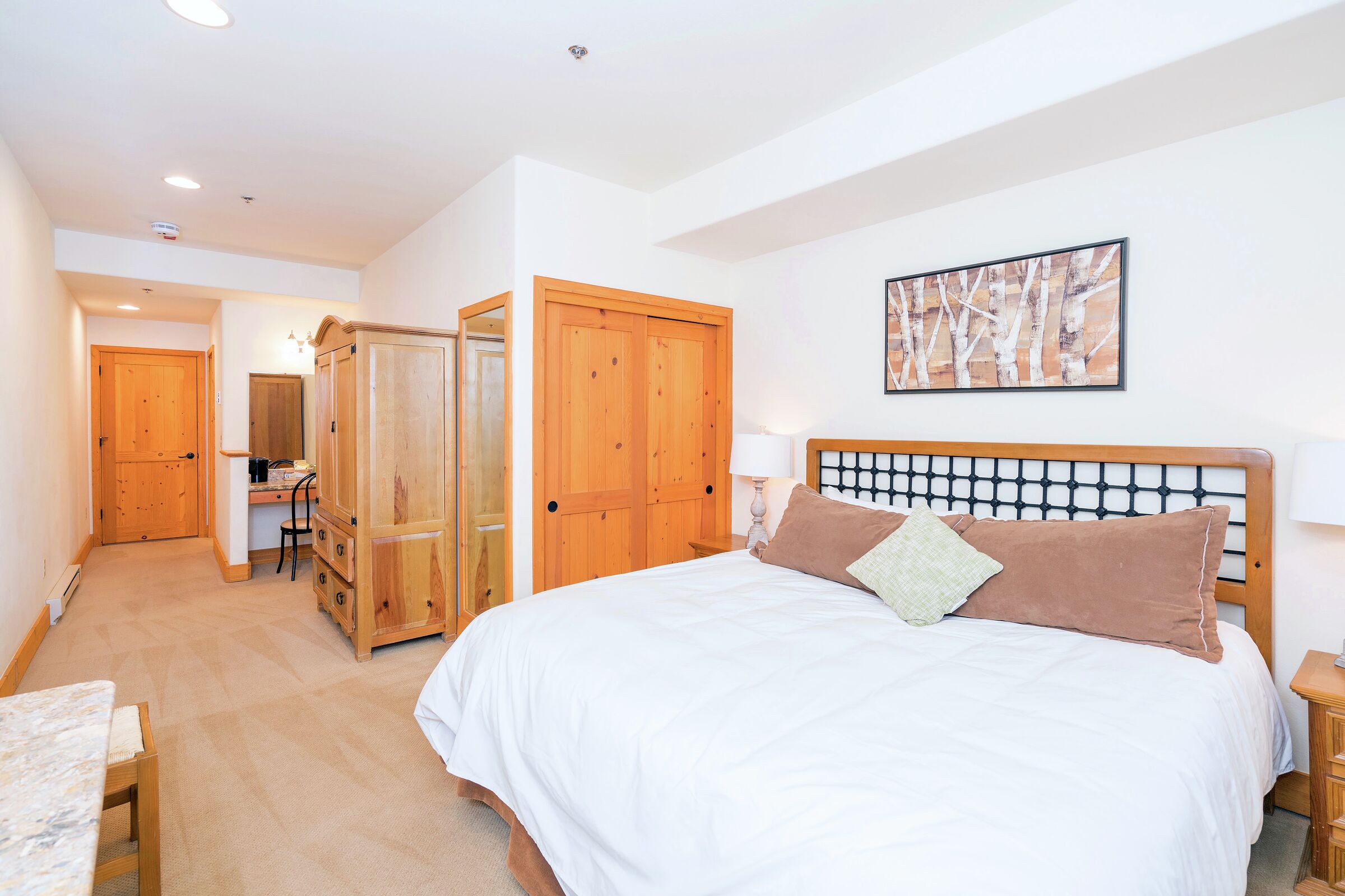 #203B - Guest Room