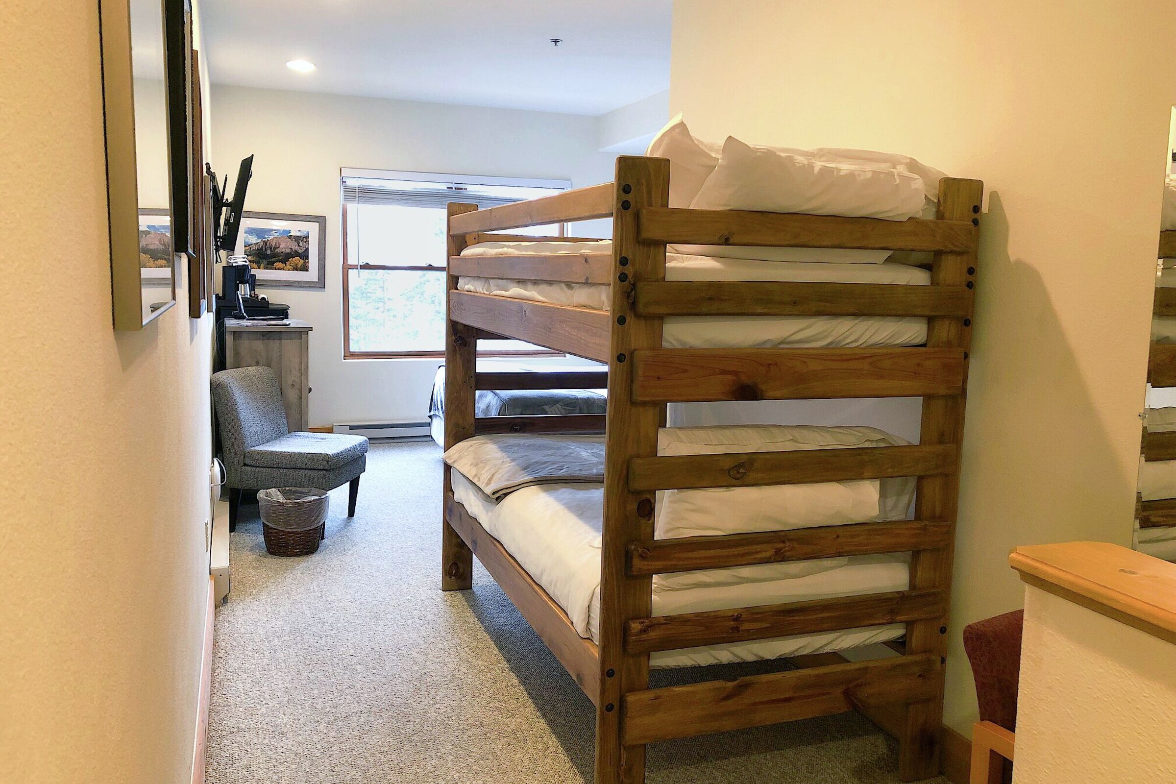#209C - Hotel Room