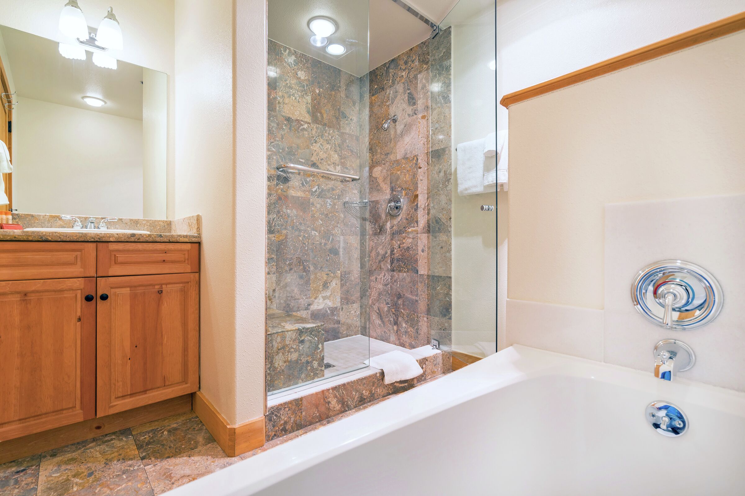 #212C - Guest Room Bathroom