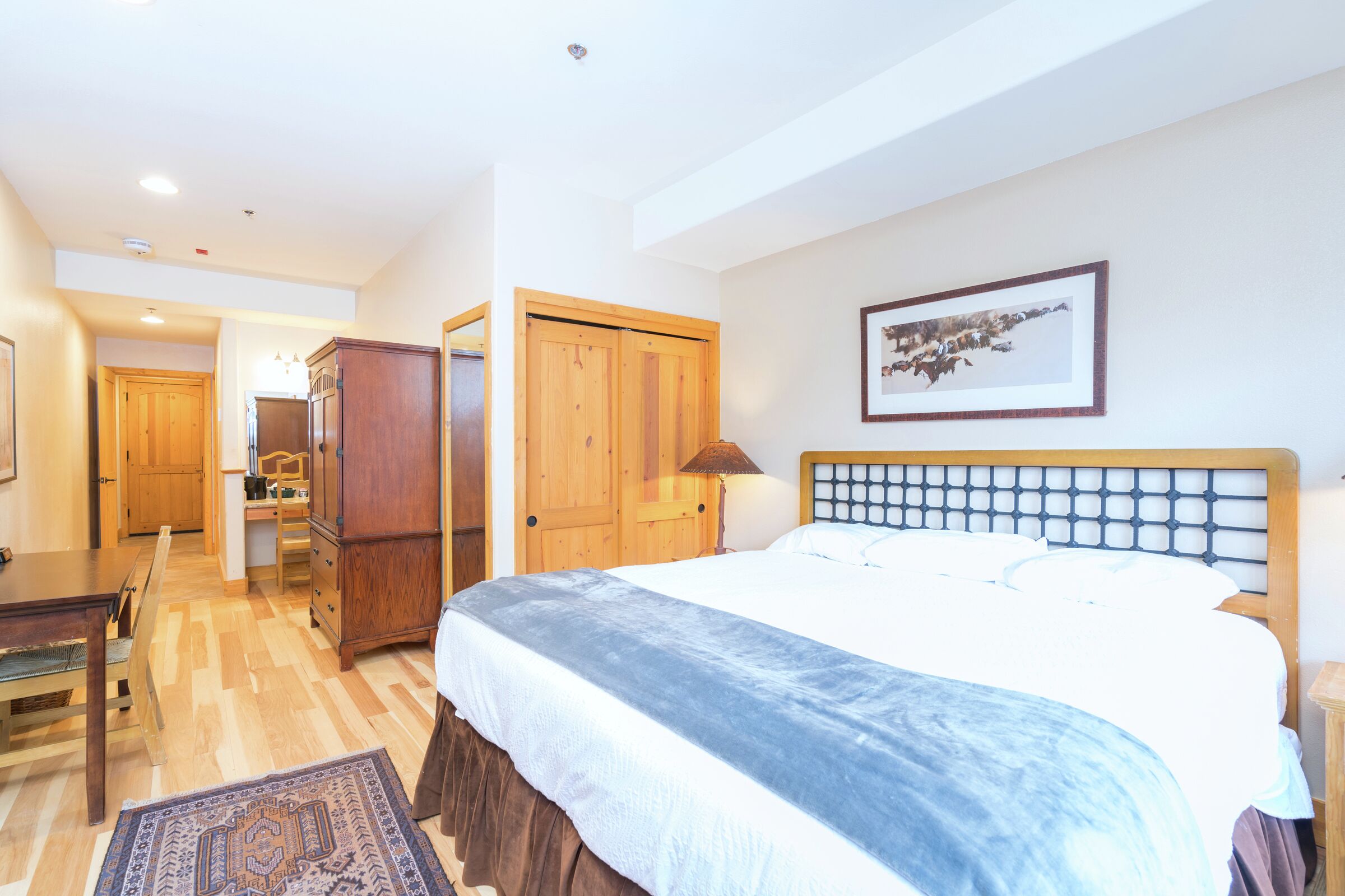 #305B - Guest Room
