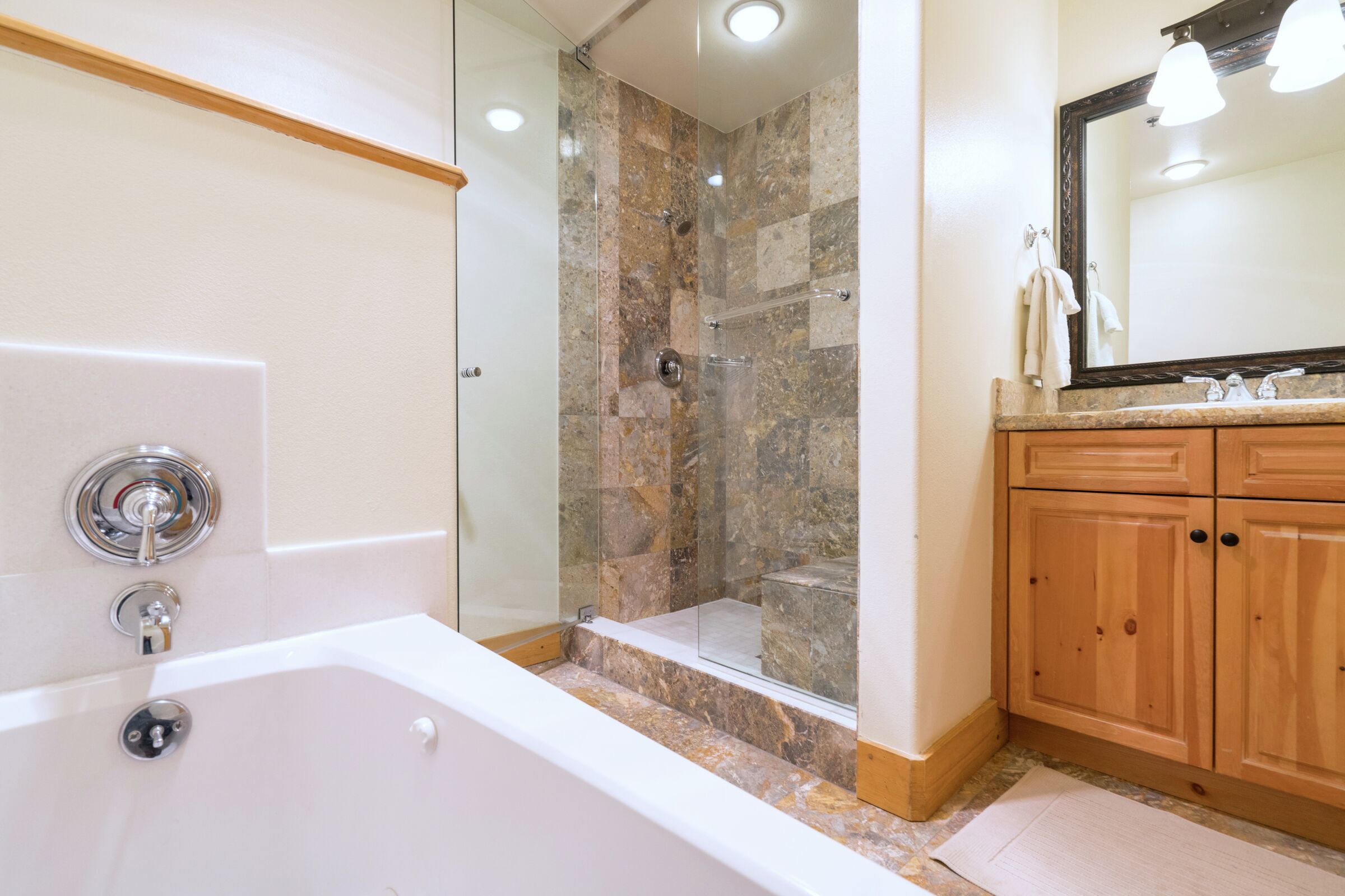 #312C - Guest Room Bathroom