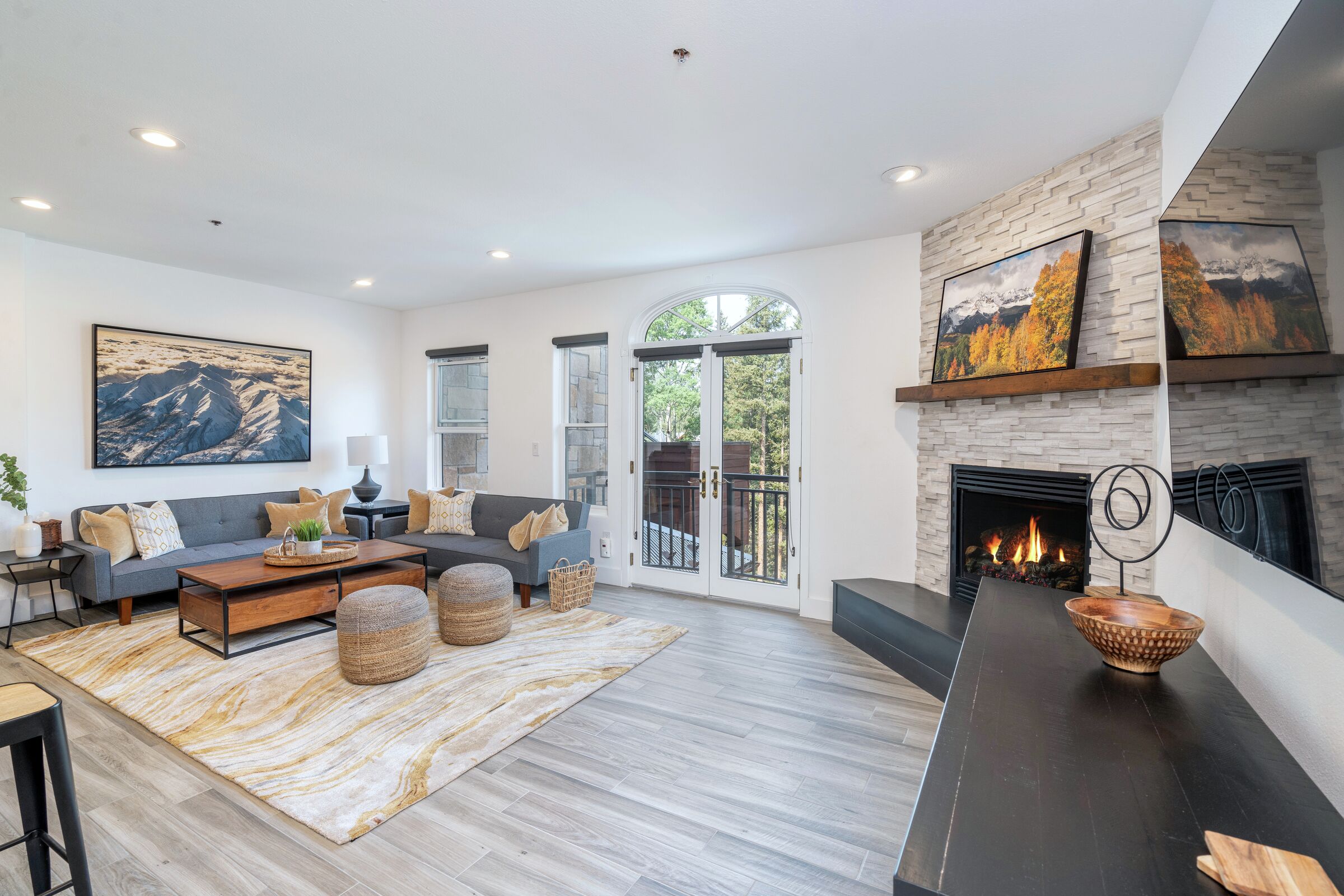 #207 - Living Room