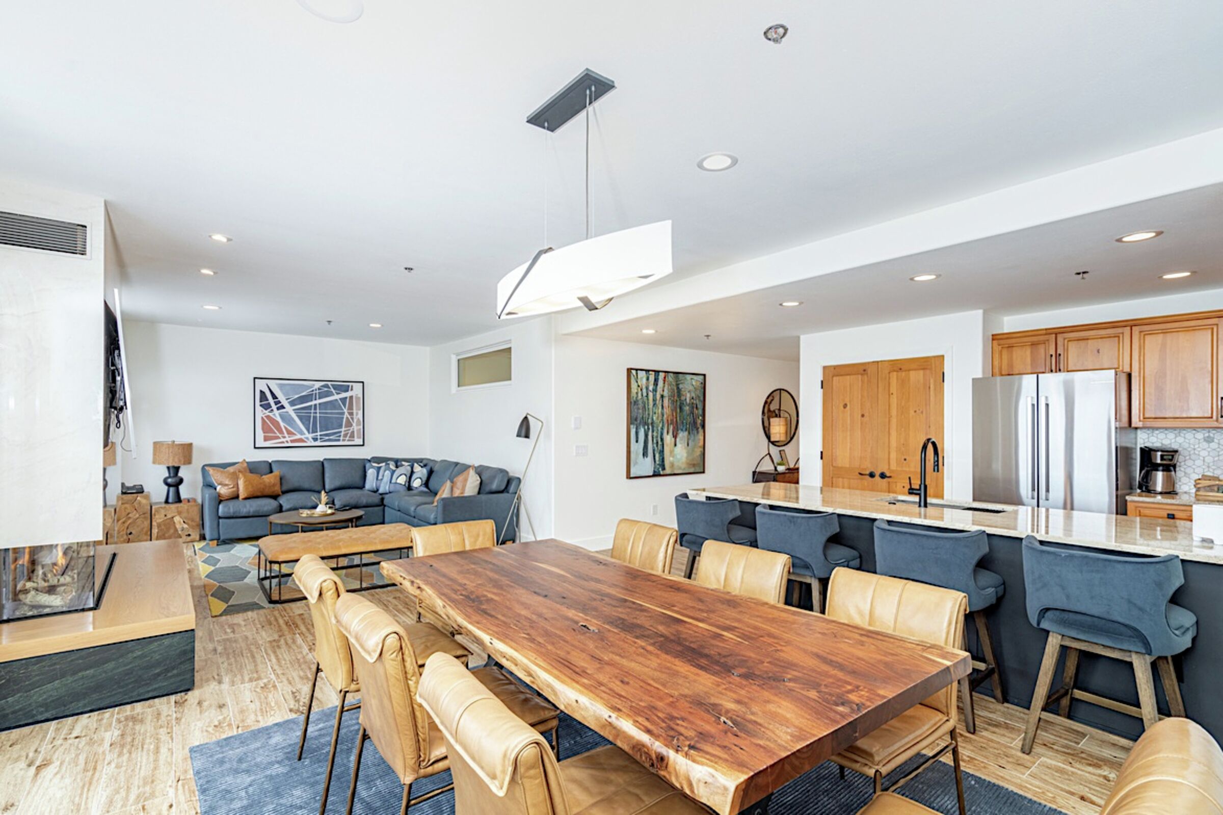 #411 - Dining Area