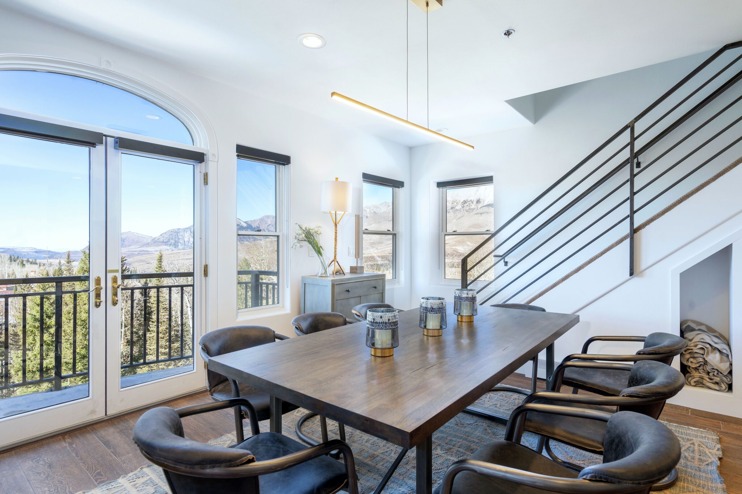 #412 - Dining Area