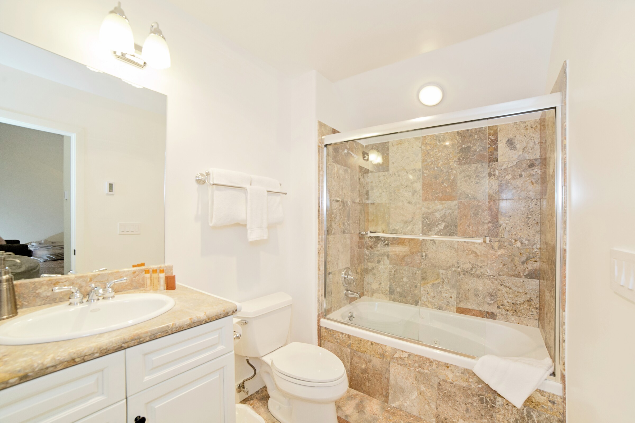 #404 - Ensuite Bathroom