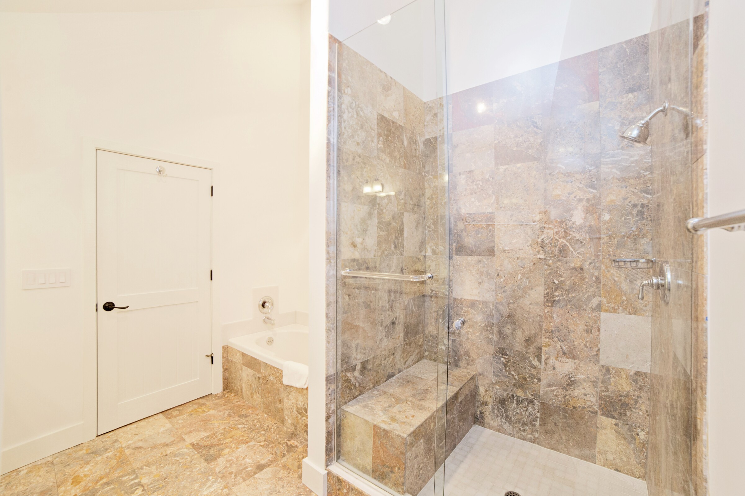 #404 - Master Ensuite Bathroom