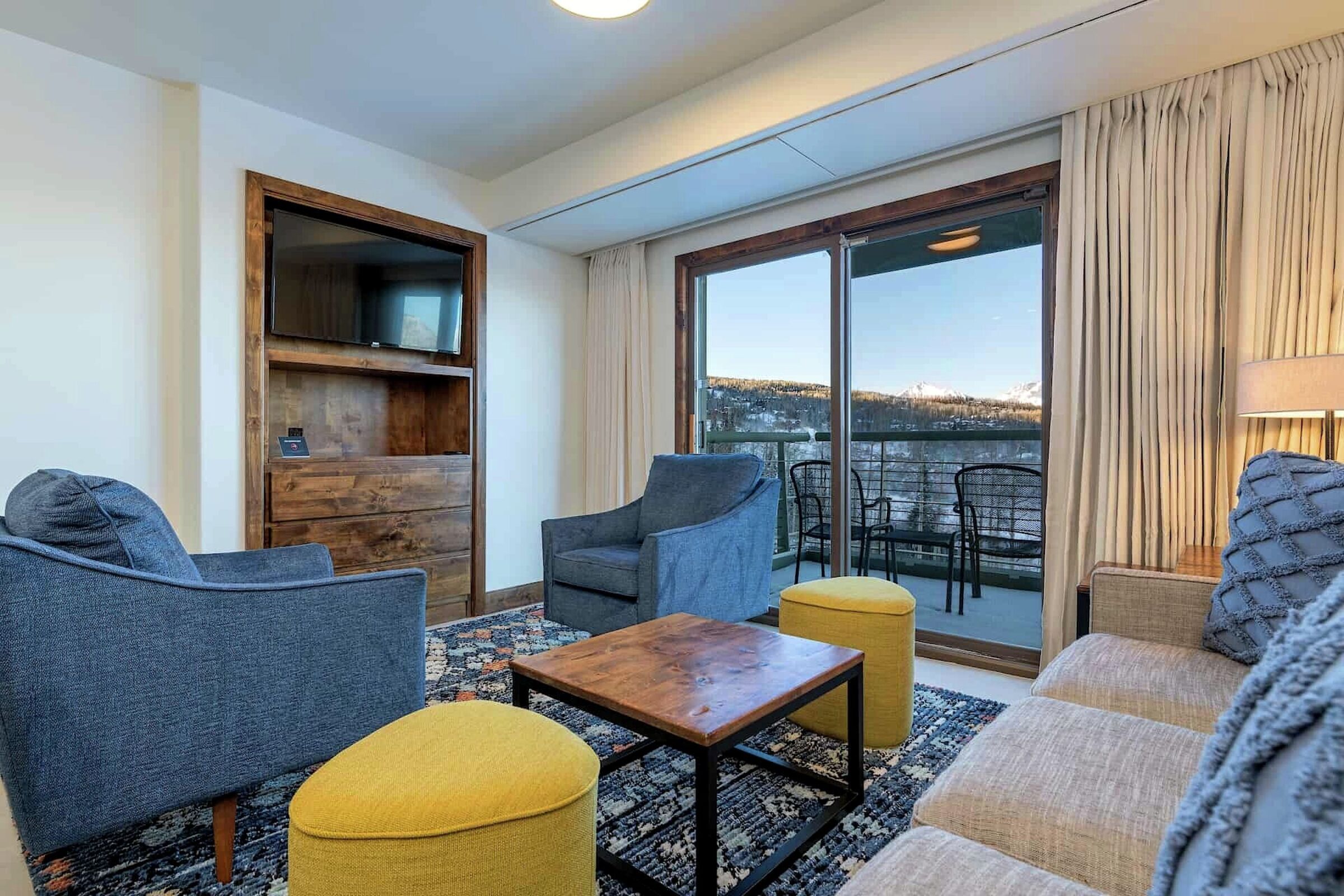 #444 - Living Area