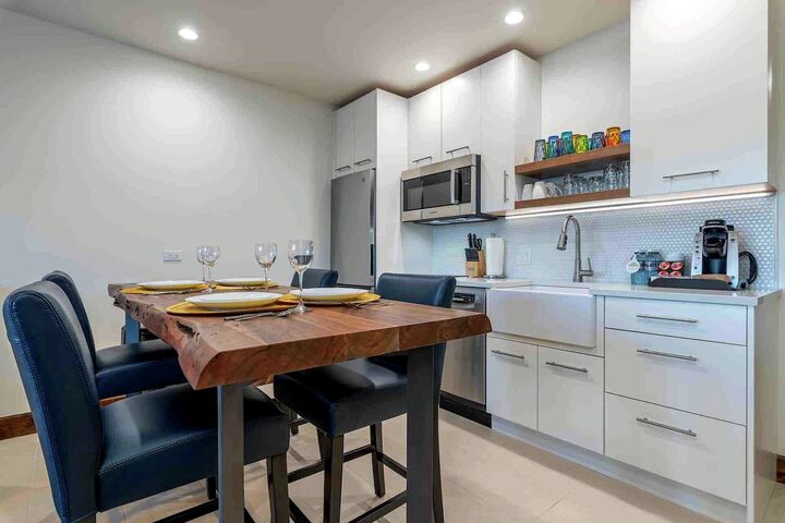 #444 - Dining Area & Kitchenette