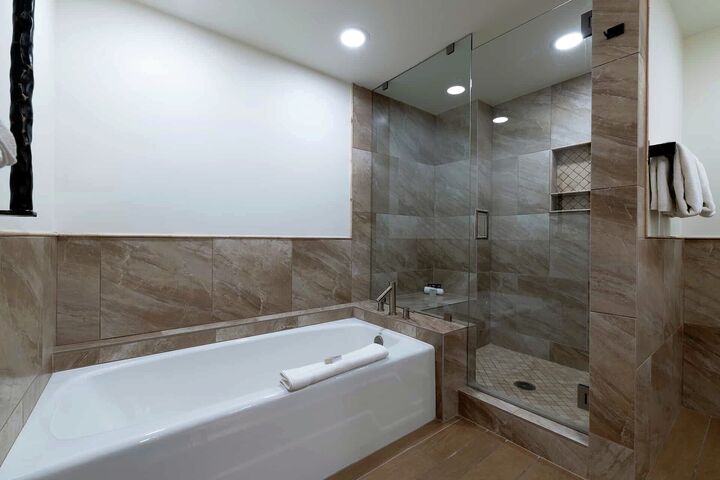 #444 - Ensuite Bathroom