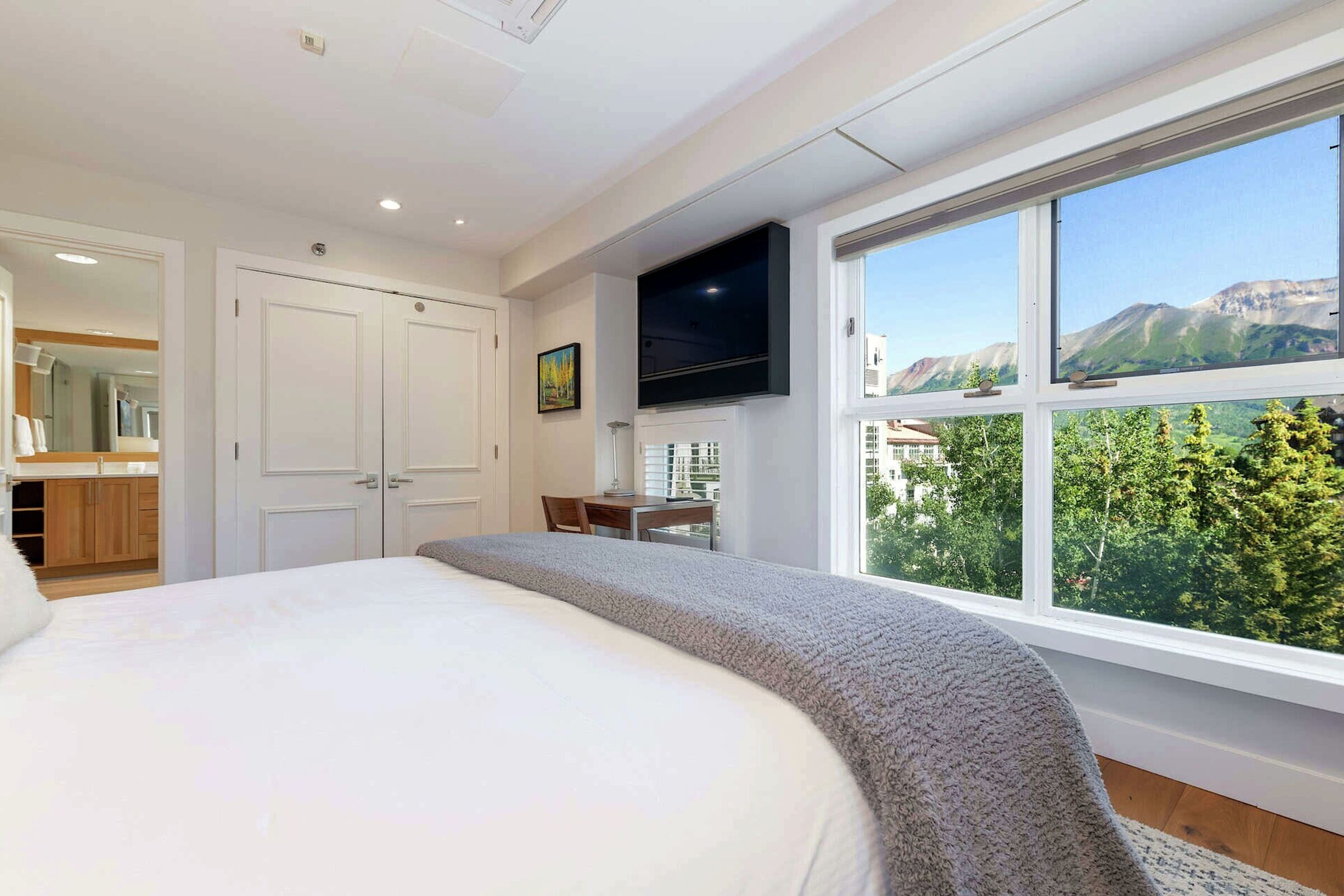 #651 - Bedroom