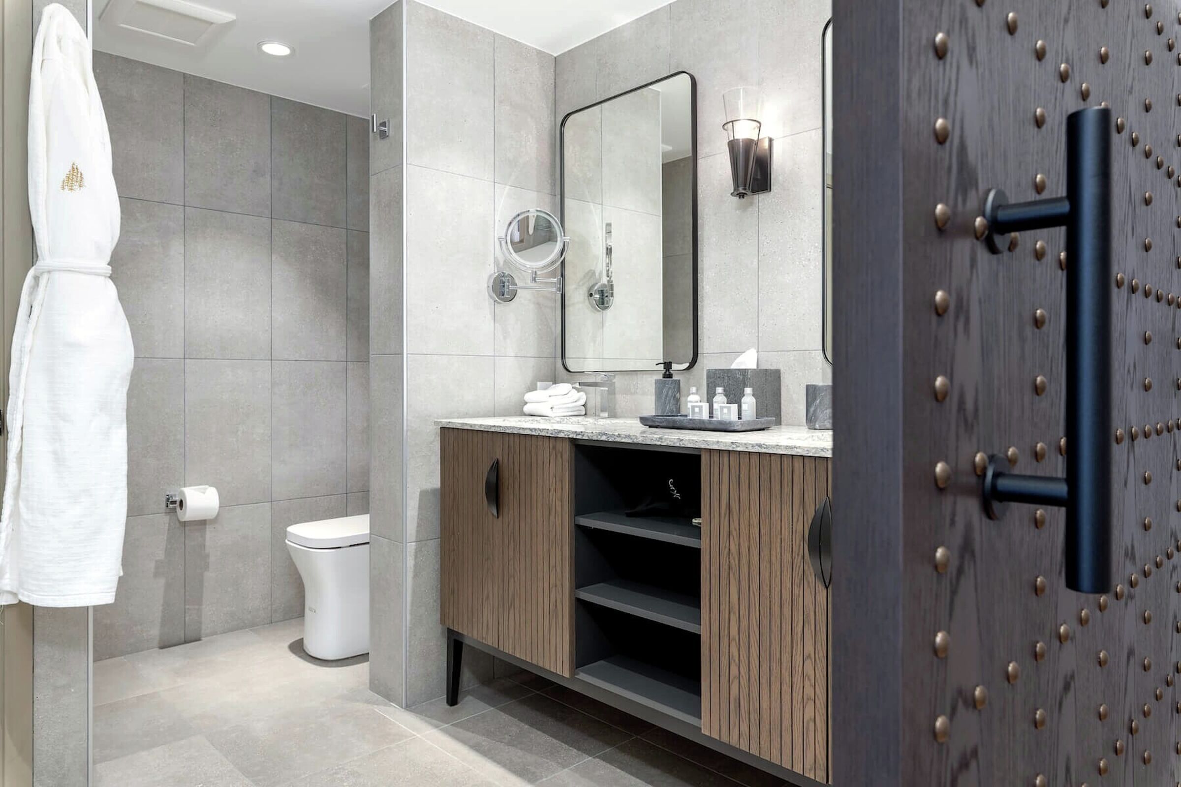 #518 - Ensuite Bathroom