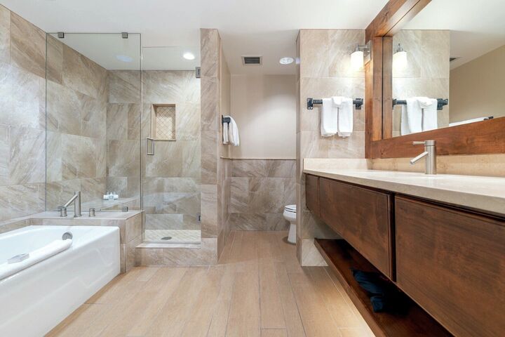 Grand Alpine Vista - Bathroom