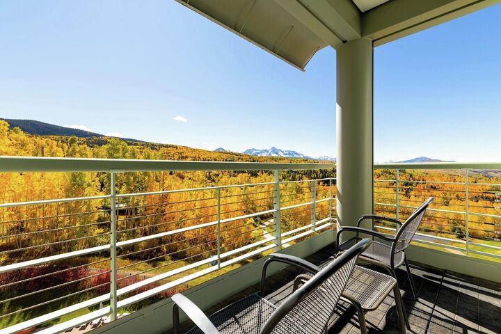 Grand Sunset Vista - Balcony