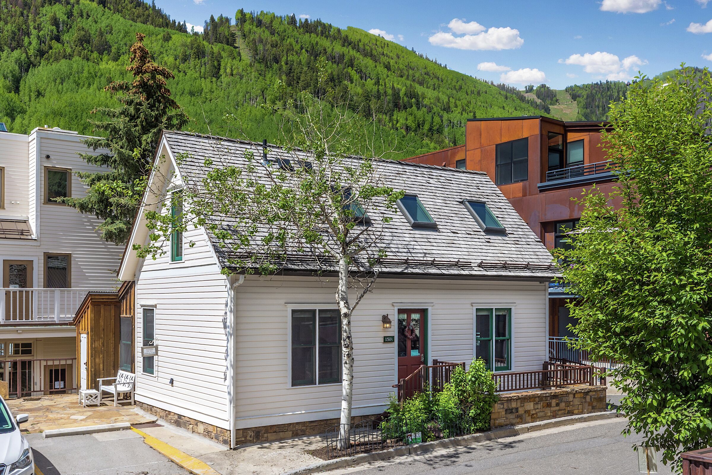 DiamondTooth Cottage