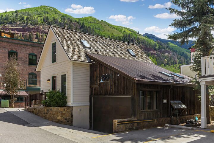 DiamondTooth Cottage