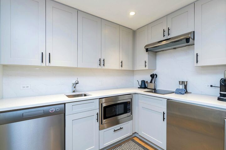 1 Bdrm Suite Mountain View - Kitchenette