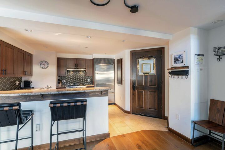 Classic 1 Bdrm Residence Village - Kitchen