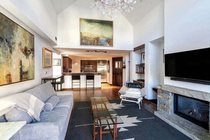 Classic 1 Bdrm Residence Village - Living Area