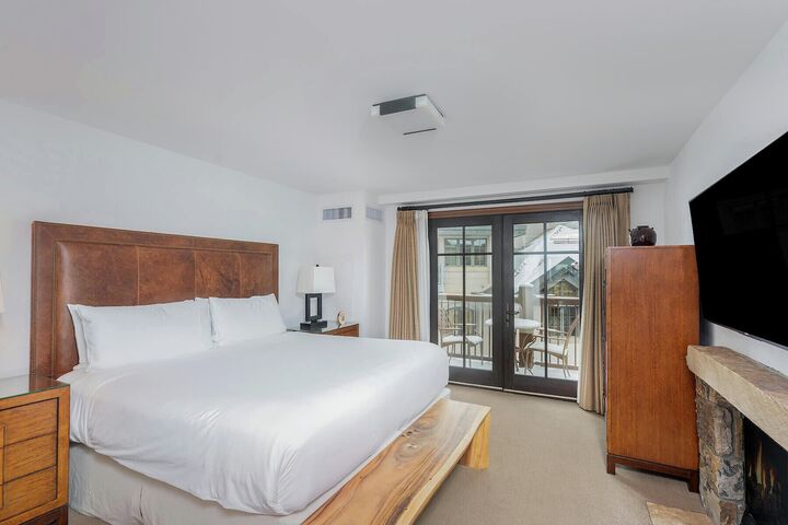 Classic 2 Bdrm Suite Village View - Master Bedroom