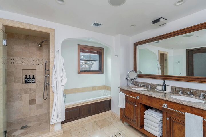 Classic 2 Bdrm Suite Village View - Bathroom