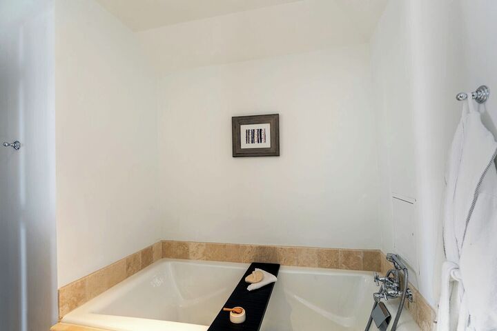 Classic 2 Bdrm Residence - Bathroom