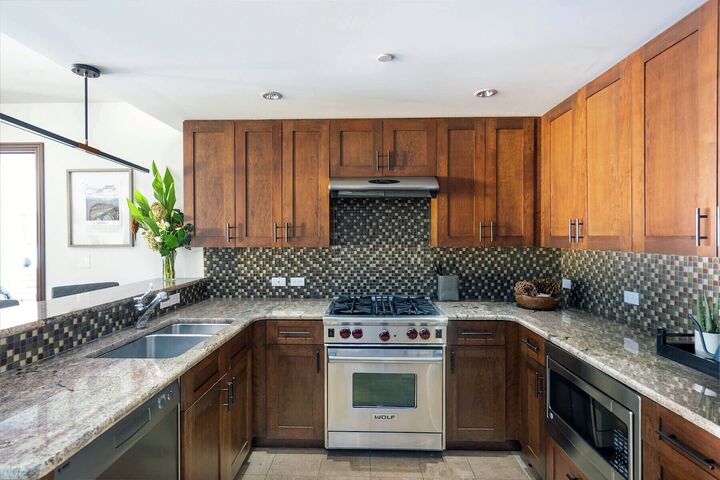 Classic 2 Bdrm Residence Village View - Kitchen