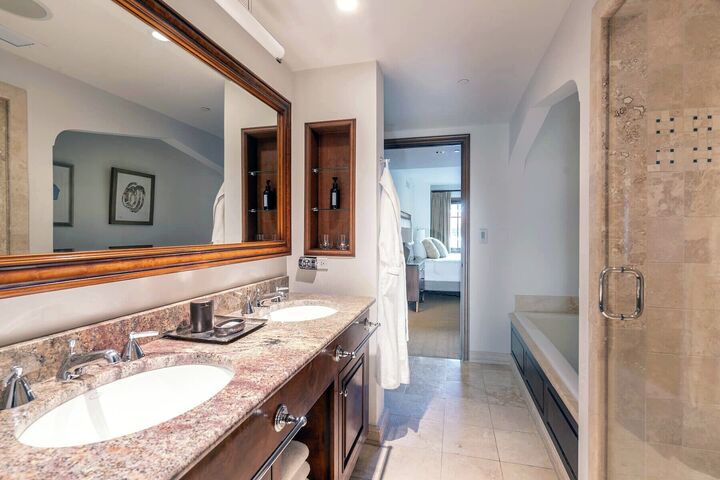 Classic 2 Bdrm Residence Village View - Master Ensuite Bathroom