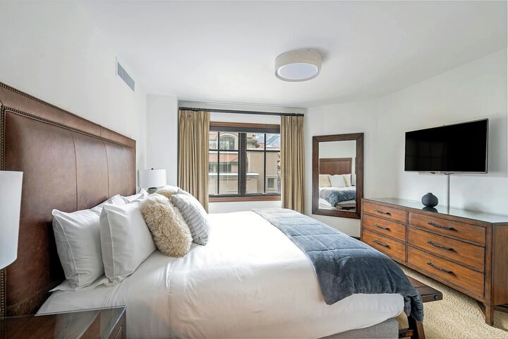 Classic 2 Bdrm Residence Village View - Master Bedroom