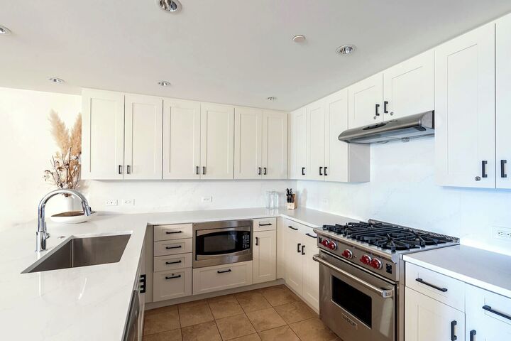 2 Bdrm Residence Village View - Kitchen