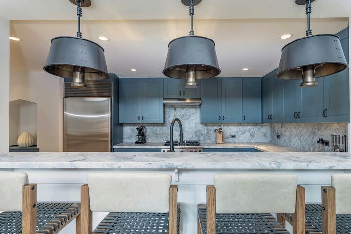 2 Bdrm Penthouse Mountain View - Kitchen