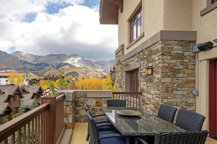 3 Bdrm Residence Mountain View - Balcony