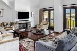 Classic 3 Bdrm Penthouse - Living Area