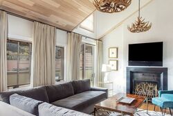 3 Bdrm Penthouse - Living Area