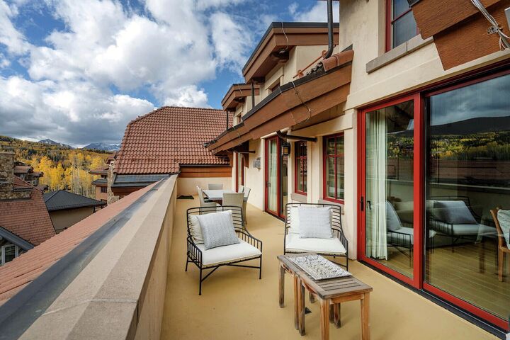 3 Bdrm Penthouse - Balcony