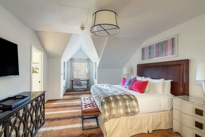3 Bdrm Penthouse - Master Bedroom