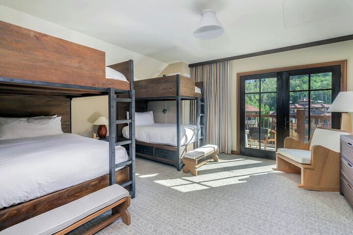 4 Bdrm Residence - Misty Maiden Mountain View - Bedroom