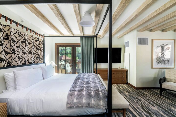 4 Bdrm Residence - Misty Maiden Mountain View - Master Bedroom
