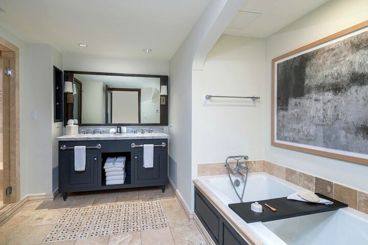 4 Bdrm Residence - Misty Maiden Mountain View - Ensuite Bathroom