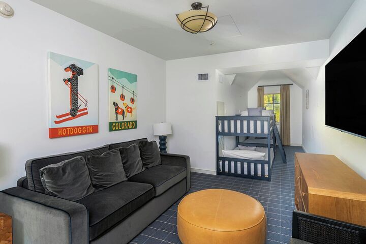 4 Bdrm Panoramic Two-Story Penthouse - Bedroom