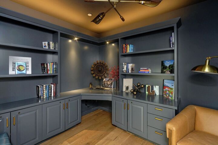 4 Bdrm Panoramic Two-Story Penthouse - Den