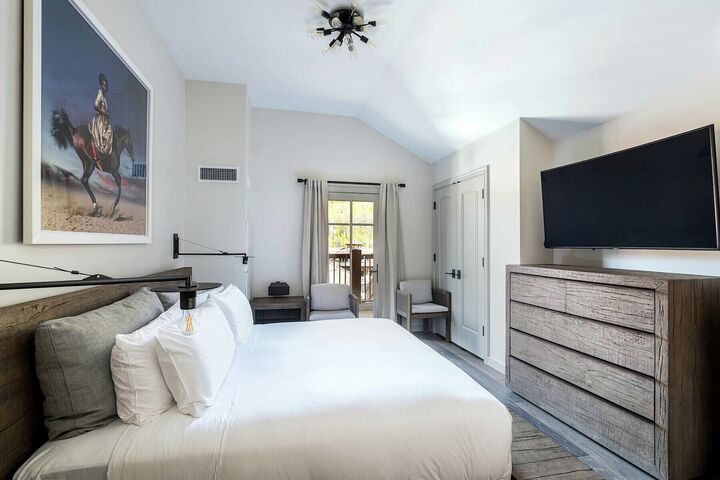 4 Bdrm Wilson's Peak Mountain View Penthouse - Bedroom
