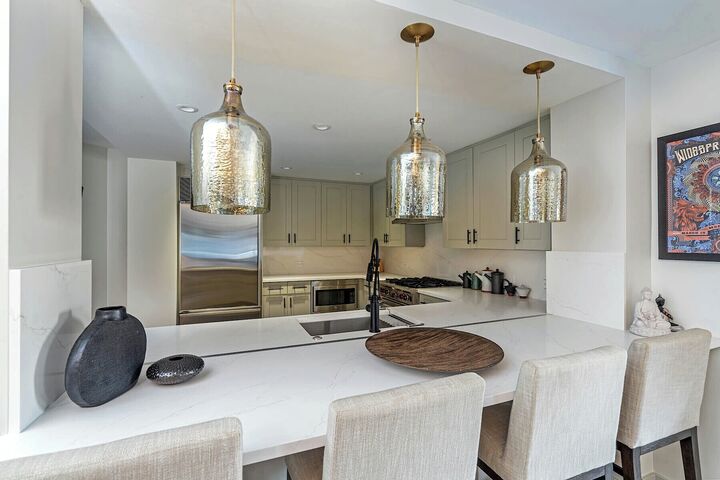 4 Bdrm Wilson's Peak Mountain View Penthouse - Kitchen