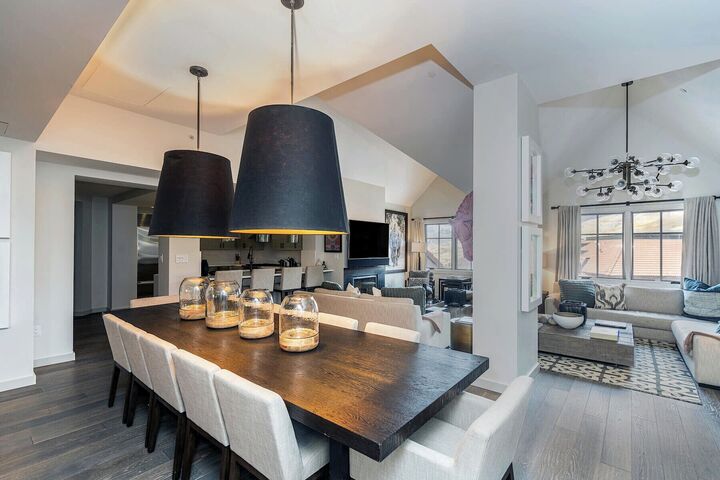 4 Bdrm Wilson's Peak Mountain View Penthouse - Dining Area