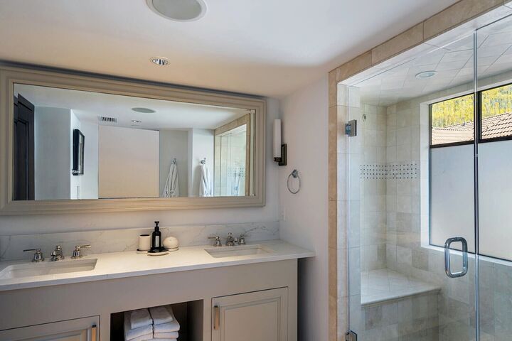 1 Bdrm Residence - Bathroom