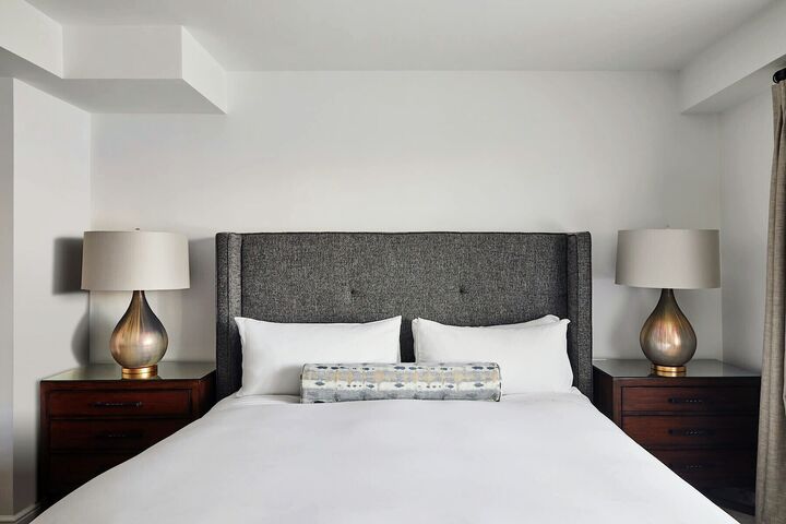Classic 3 Bdrm Residence - Bedroom