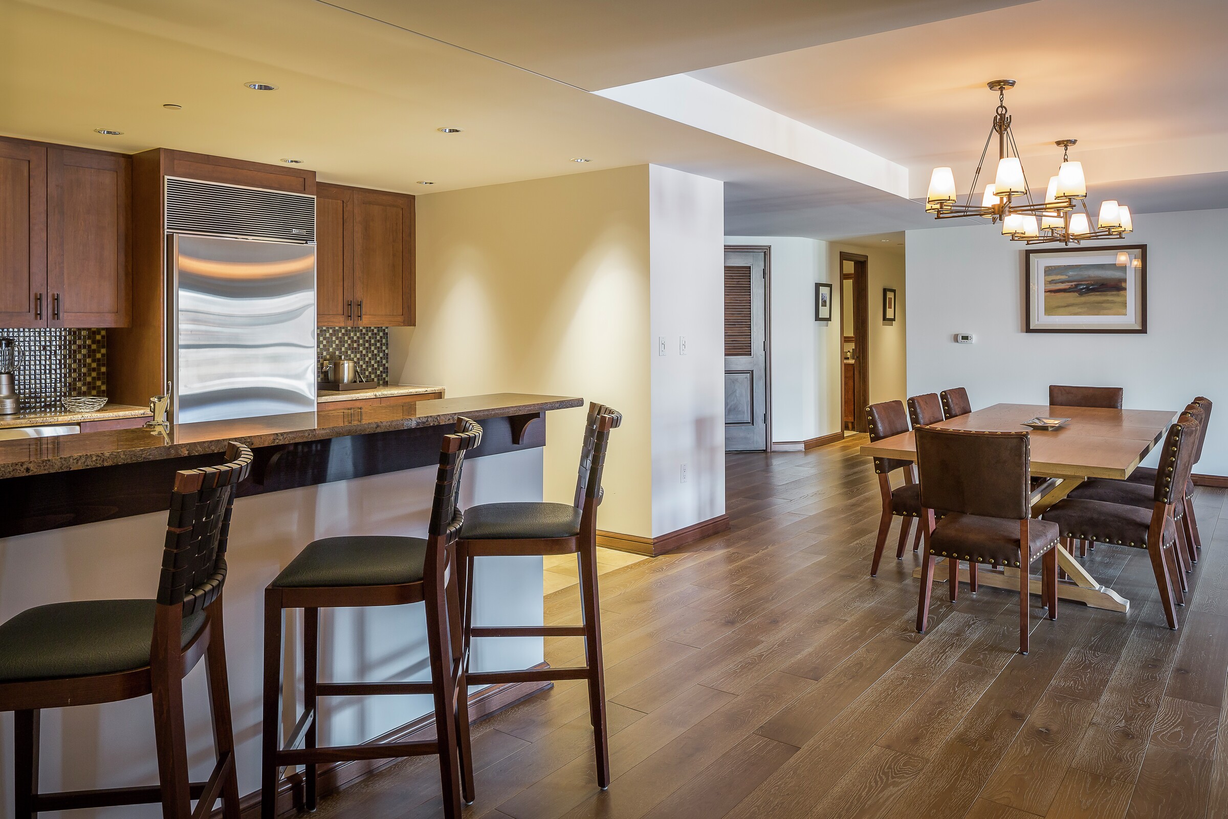 Dining Area & Kitchen