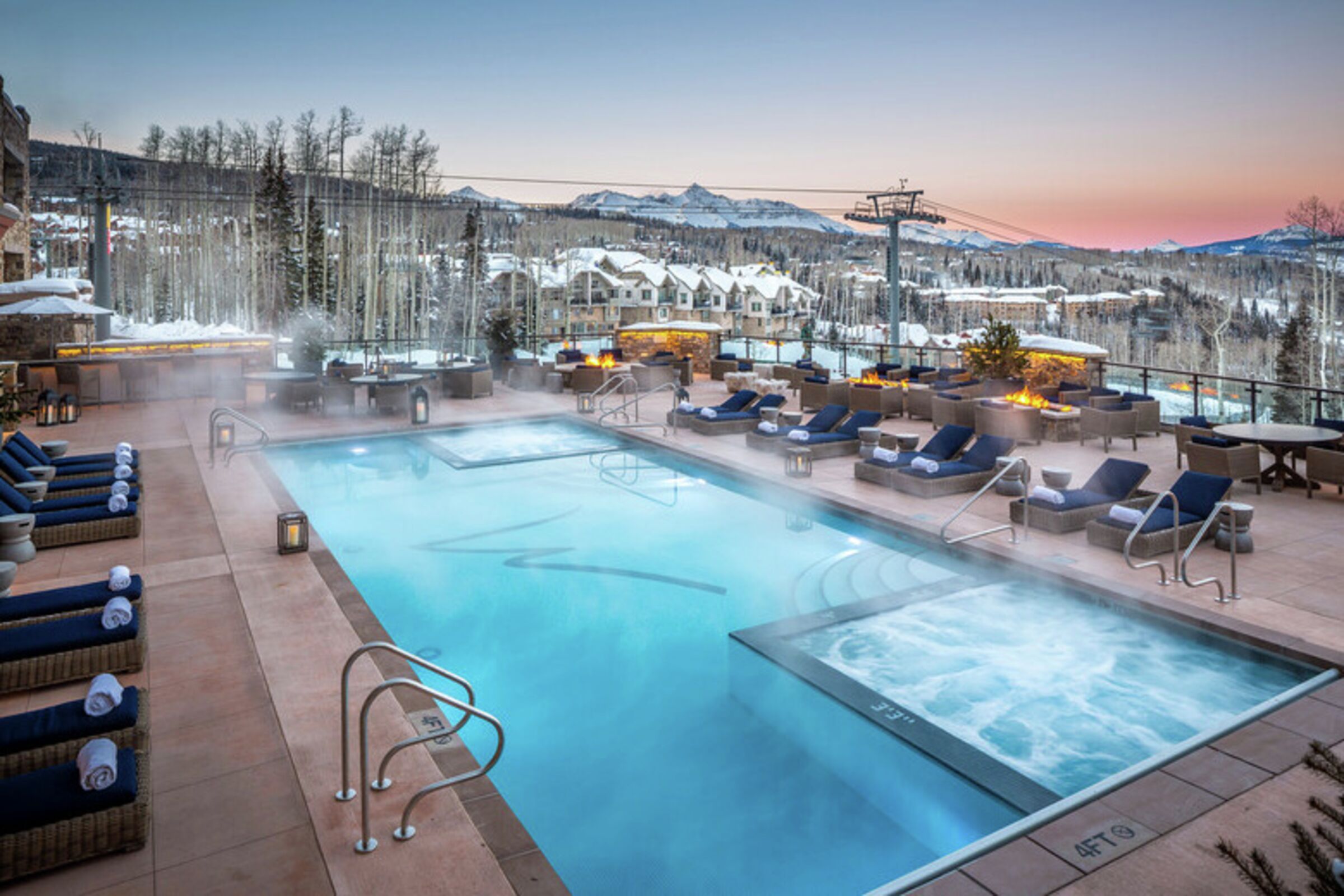 Outdoor Pool & Hot Tub