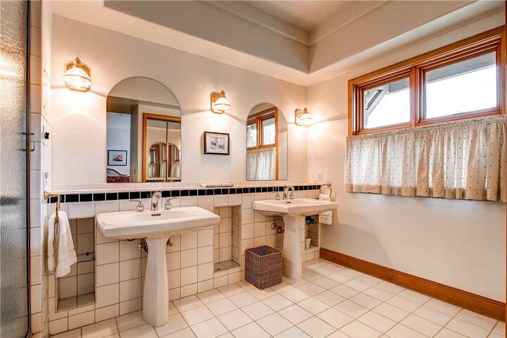 Master Ensuite Bathroom