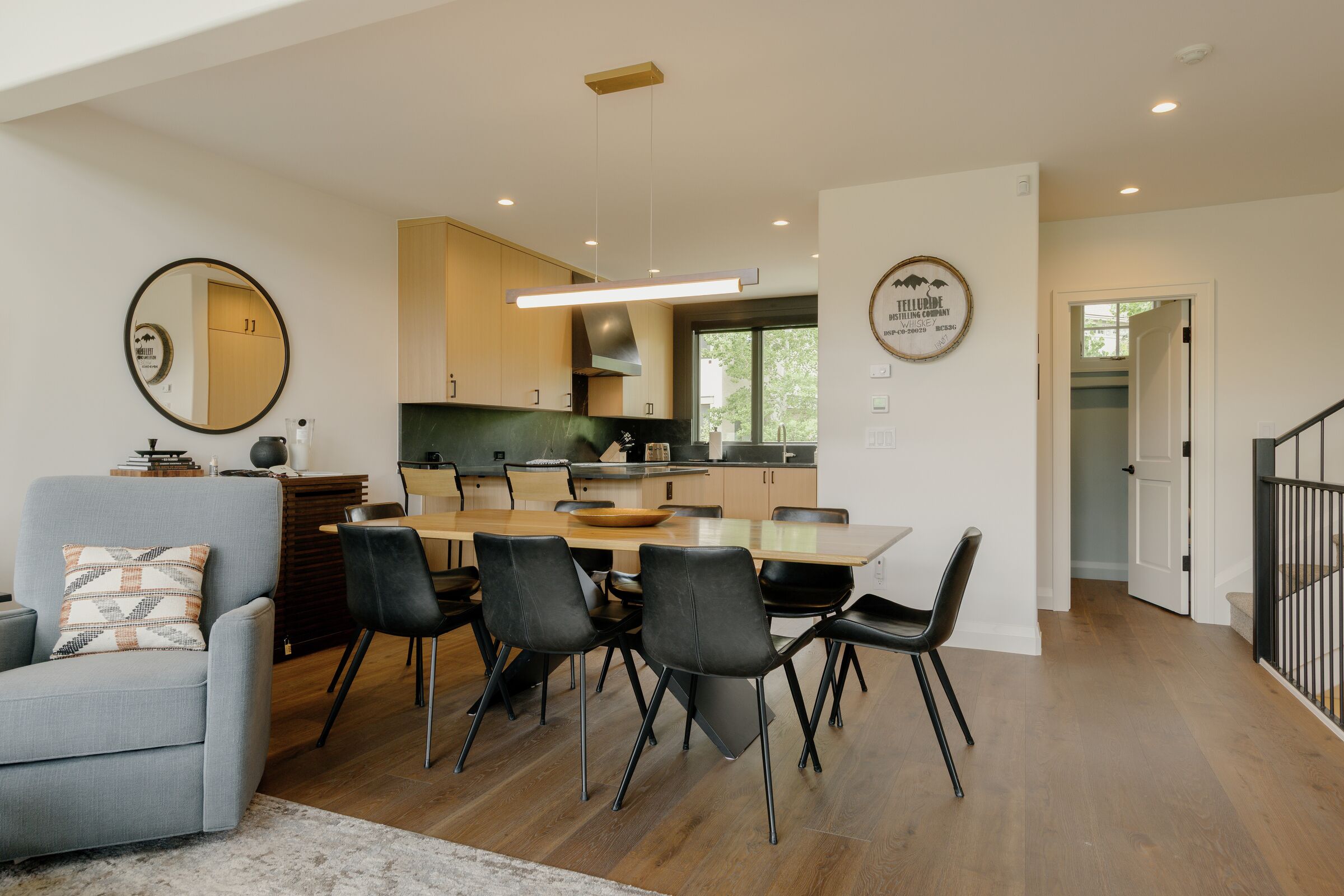 Dining Area & Kitchen